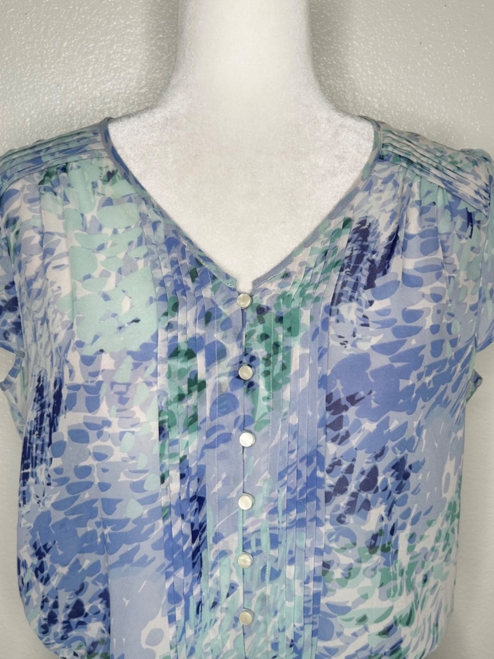 Banana Republic Womens Blue Patterned Sheer V-Neck Tie-Waist Top Blouse Size M - Picture 2 of 9